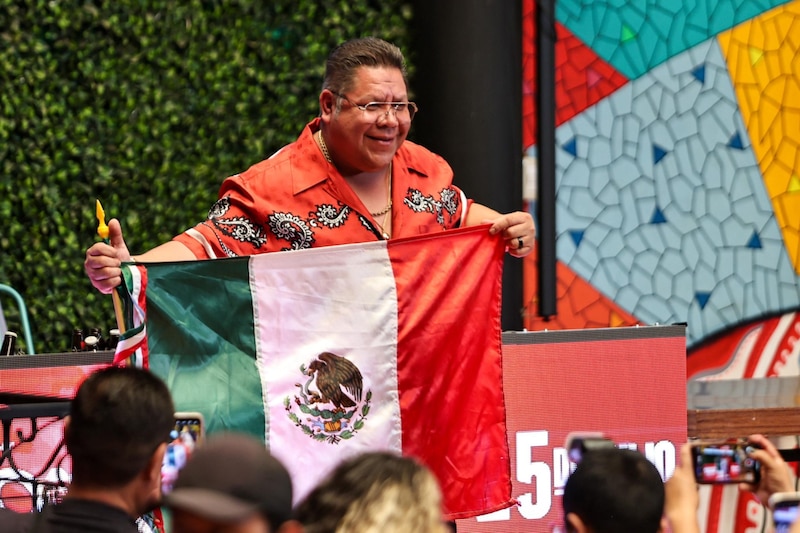 Integrantes de Grupo Firme durante la conferencia de prensa en Querétaro