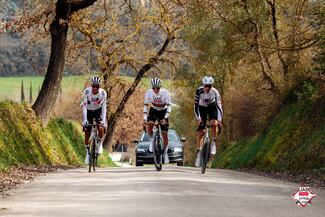 Tadej Pogacar e Isaac del Toro ya entrenaron en el recorrido de la Strade Bianche