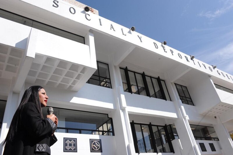 La alcaldesa de Madrid inaugura un nuevo centro deportivo