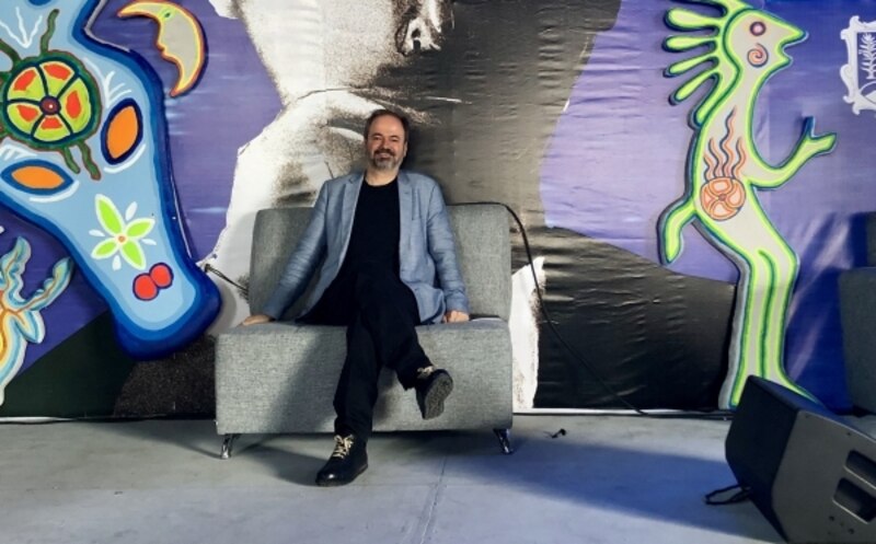 El artista plástico mexicano, Demián Flores, en su estudio.