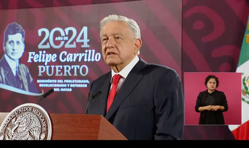 El presidente Andrés Manuel López Obrador encabeza la ceremonia del 103 aniversario de la promulgación de la Constitución Política de los Estados Unidos Mexicanos.