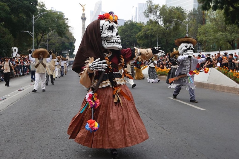Catrina en el desfile del Día de Muertos
