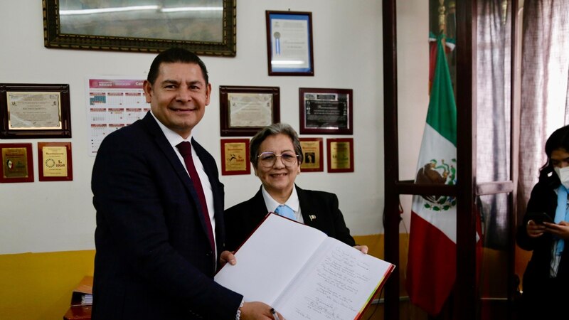 Firma de convenio entre la SEP y la UNAM