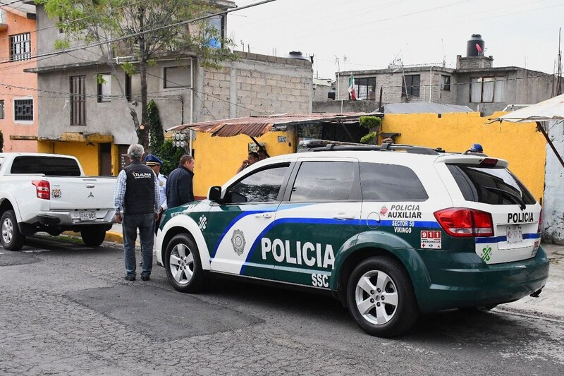 Policía detiene a dos hombres en posesión de droga en la Ciudad de México