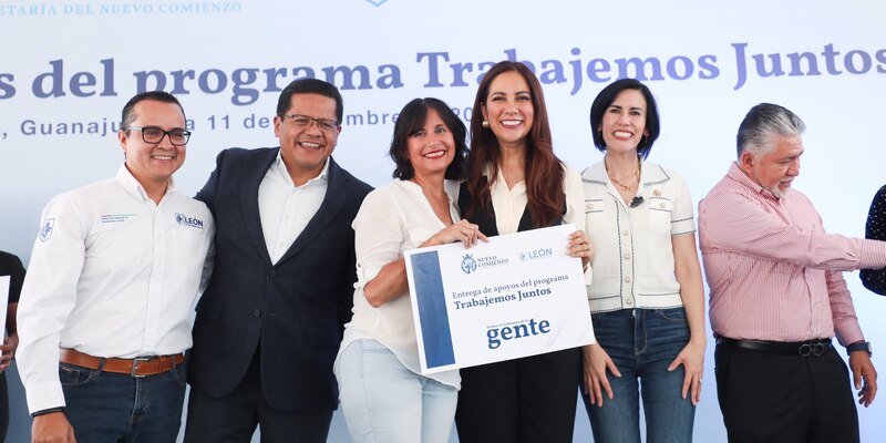 Libia Dennise en la presentación del Programa Trabajemos Juntos