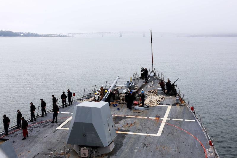 Cubierta del destructor USS Gravely, enviado al Golfo de México como parte de un operativo de seguridad fronteriza