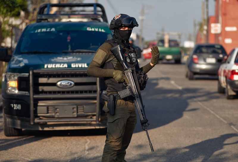 Policía detiene el tráfico