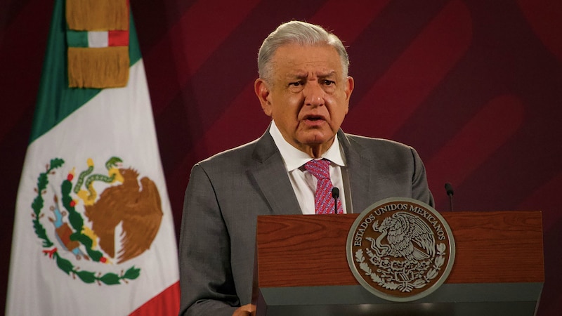 El presidente Andrés Manuel López Obrador da un discurso.