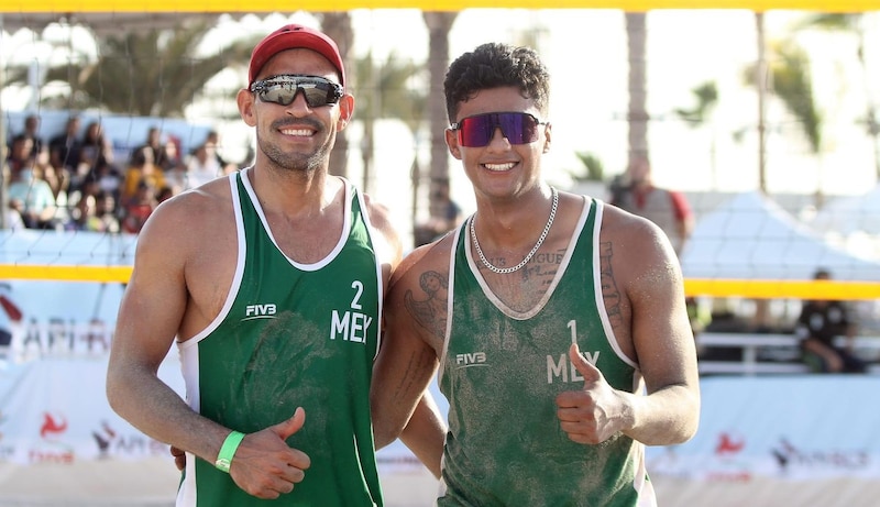 Los mexicanos Juan Virgen y Miguel Sarabia, campeones en el Tour Mundial de Voleibol de Playa.