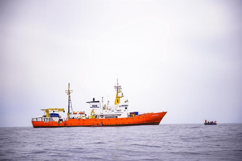 Buque de rescate de la Armada Española