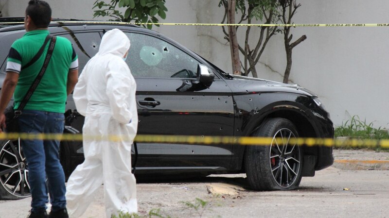 "Investigan ataque a balazos contra camioneta en la CDMX"
