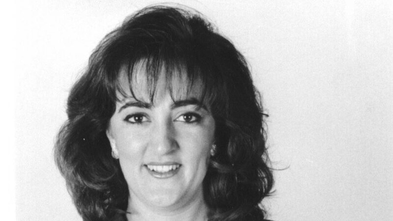 La Dra. Ana María Polo es una abogada y personalidad de la televisión cubana-estadounidense. Es conocida por su programa de televisión "Caso Cerrado", que se emitió durante 20 años en Telemundo.