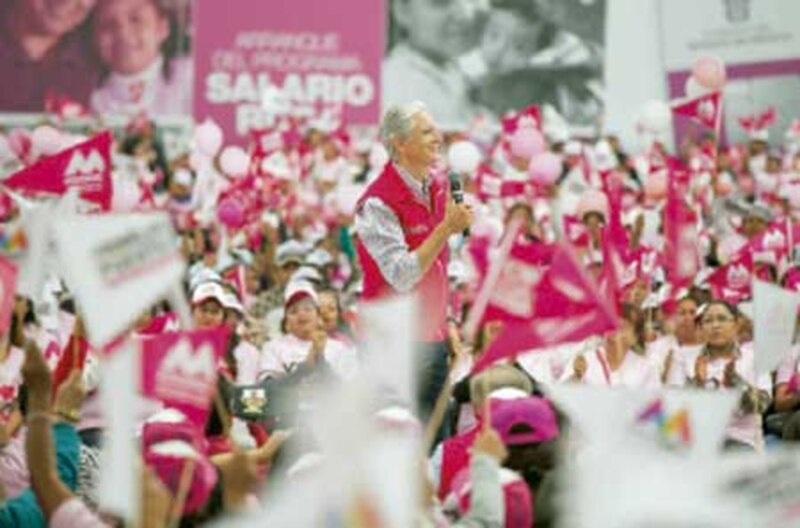 AMLO encabeza evento masivo en el Zócalo
