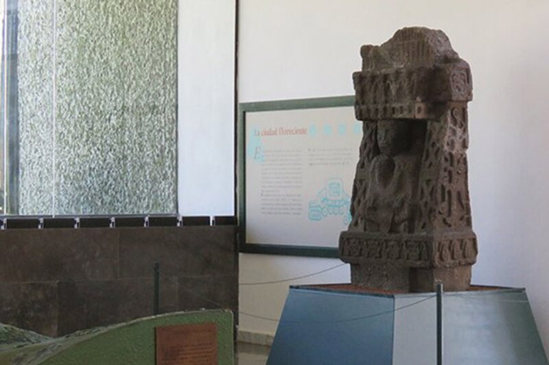 Estela maya en el Museo Nacional de Antropología e Historia de la Ciudad de México