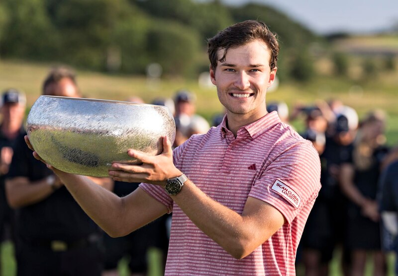 El golfista Jon Rahm celebra su victoria en el Open de España