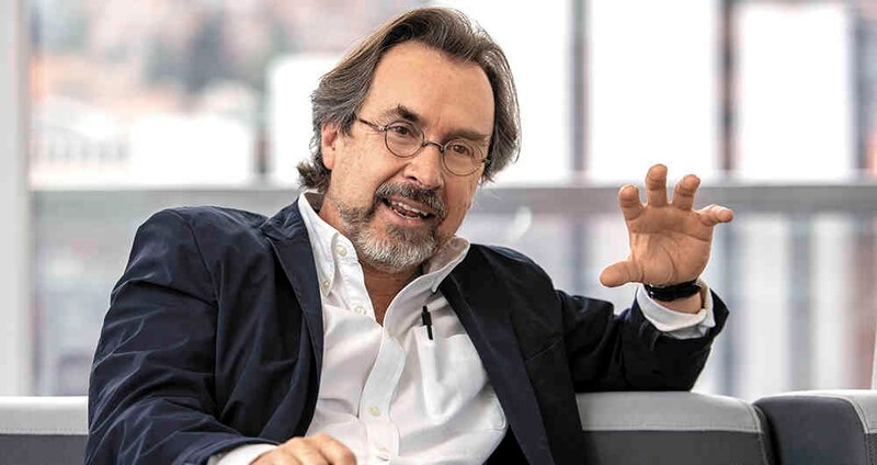 El escritor Salman Rushdie