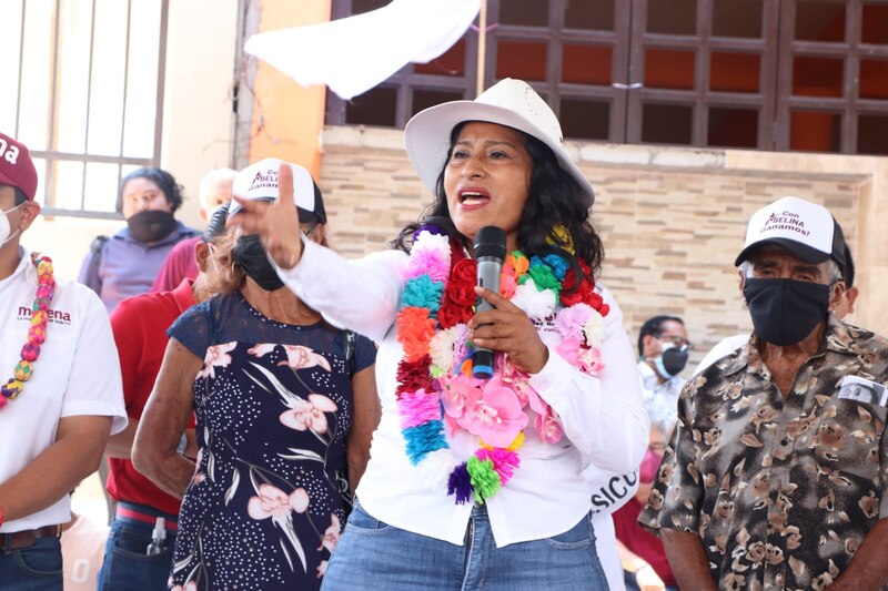 La candidata a la gubernatura de Morena, Evelyn Salgado Pineda, durante un mitin en Acapulco.