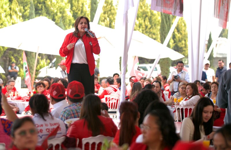 La candidata presidencial Beatriz Sánchez durante un mitin en Santiago de Chile