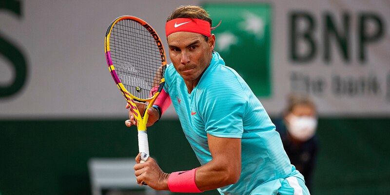 Rafael Nadal en acción durante el Abierto de Francia
