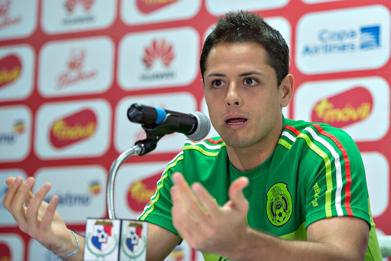 Javier Hernández, jugador de la selección mexicana de fútbol, en una conferencia de prensa.