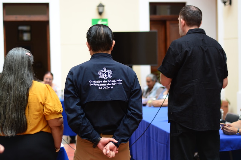 Personas reunidas en taller participativo sobre desapariciones en Jalisco, con intervención de familiares y colectivos ciudadanos
