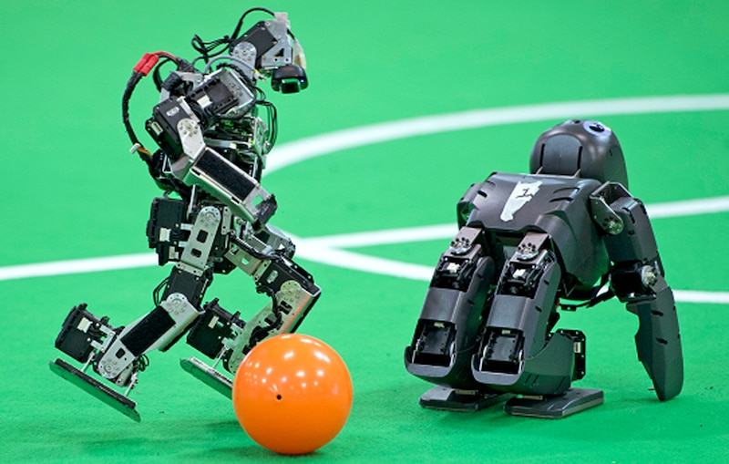 Robots jugando al fútbol