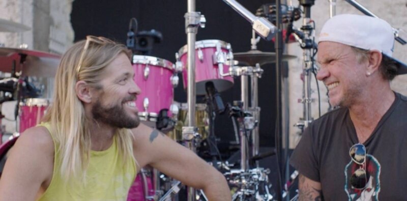 El baterista Chad Smith y el cantante Anthony Kiedis de Red Hot Chili Peppers