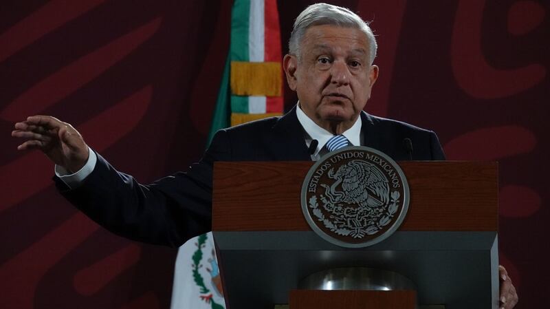 El presidente Andrés Manuel López Obrador da un discurso.