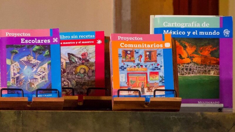 Libros de texto gratuitos en México