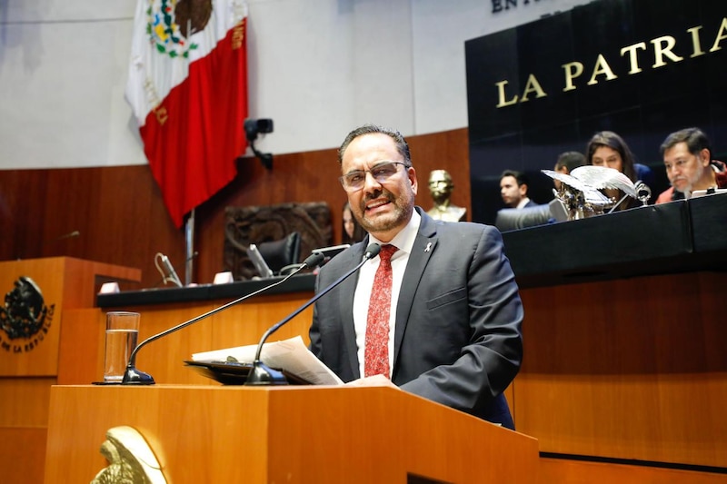 El Senador por Chihuahua, Juan Carlos Loera de la Rosa presentó en el pleno un punto de acuerdo que fue aprobado como urgente por unanimidad.