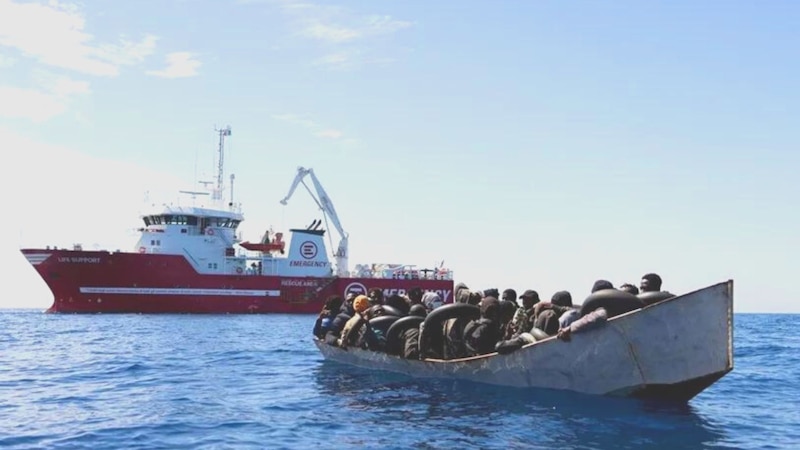 Rescate de inmigrantes en el mar Mediterráneo