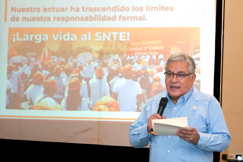 El líder del SNTE, Juan Díaz de la Torre, durante un discurso en el que resaltó los logros del sindicato