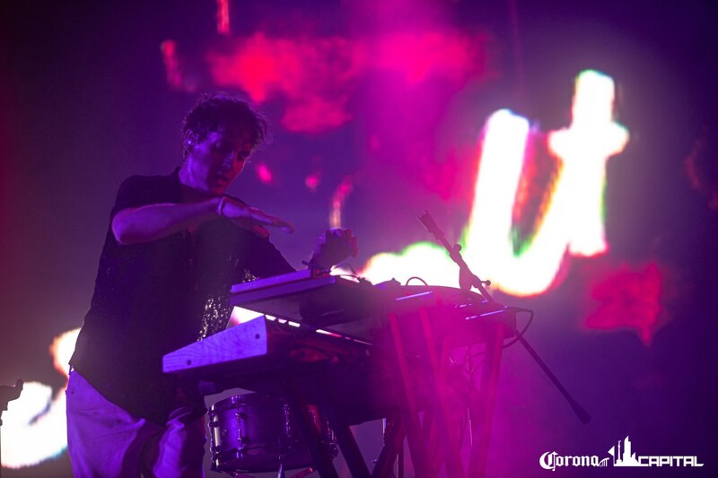 El músico James Blake se presenta en el festival Corona Capital 2022.
