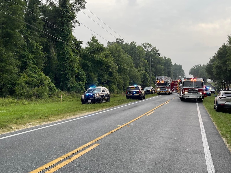 Accidente de tráfico en una carretera rural