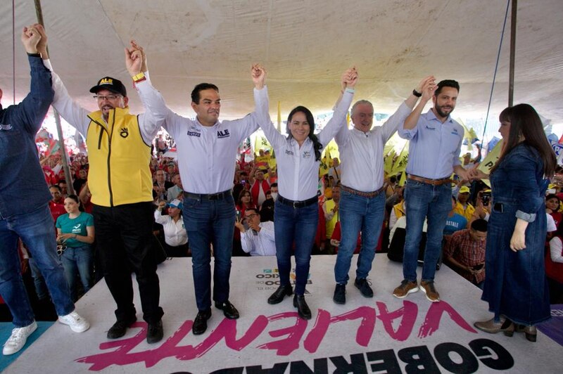 Candidatos presidenciales en un mitin político