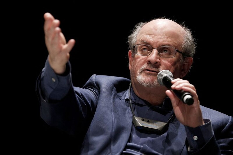 El escritor Salman Rushdie da una conferencia en Madrid