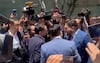 Empujones y manotazos entre priistas y morenistas en la Permanente; “voceros del narco”, “porros de Alito”, cruzan insultos
