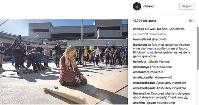 Protesta en el aeropuerto de Los Ángeles contra el muro y la prohibición de viajar