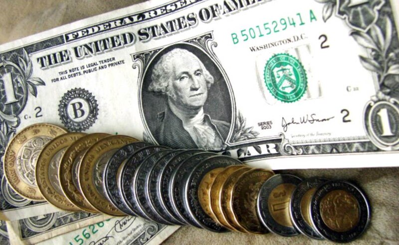 Monedas y billetes de diferentes países