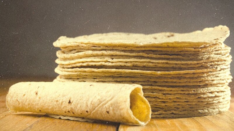 Tortillas de maíz hechas a mano