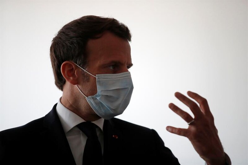 El presidente francés Emmanuel Macron anuncia nuevas medidas para combatir la pandemia de COVID-19
