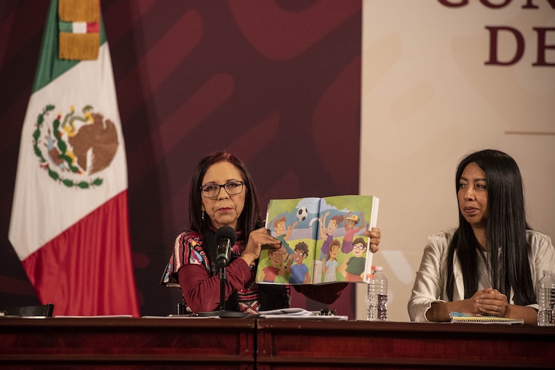 Presentación de libro en la CONADE