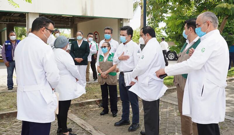 El gobernador de Jalisco, Enrique Alfaro, visita el Hospital Civil de Guadalajara