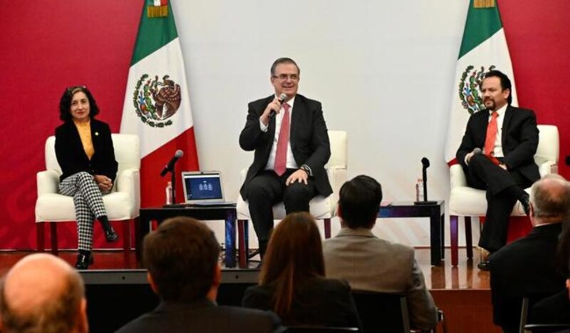El presidente López Obrador encabeza la conferencia matutina en Palacio Nacional