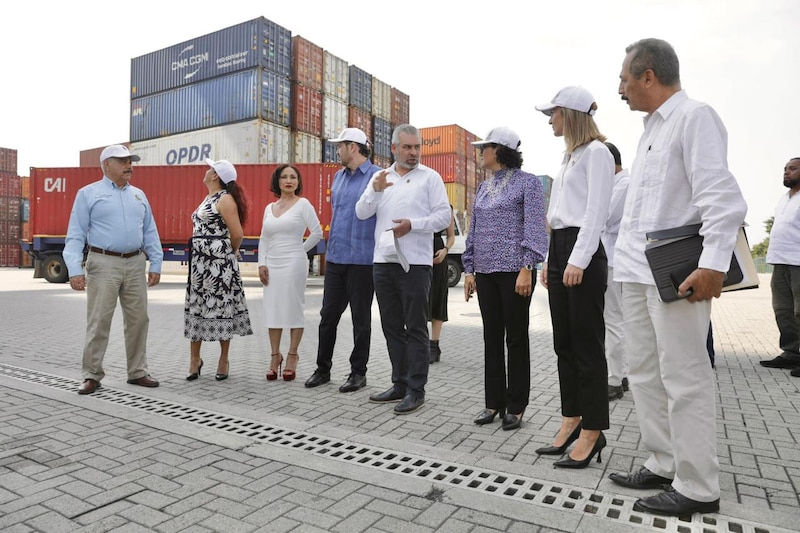 Visita del presidente a las instalaciones portuarias