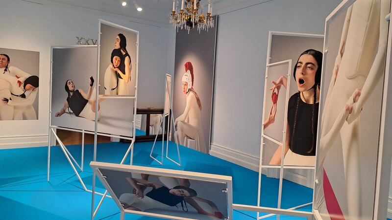 Una exposición de fotografías de la artista española Cristina García Rodero.