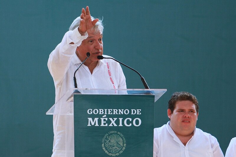El presidente de México, Enrique Peña Nieto, da un discurso.