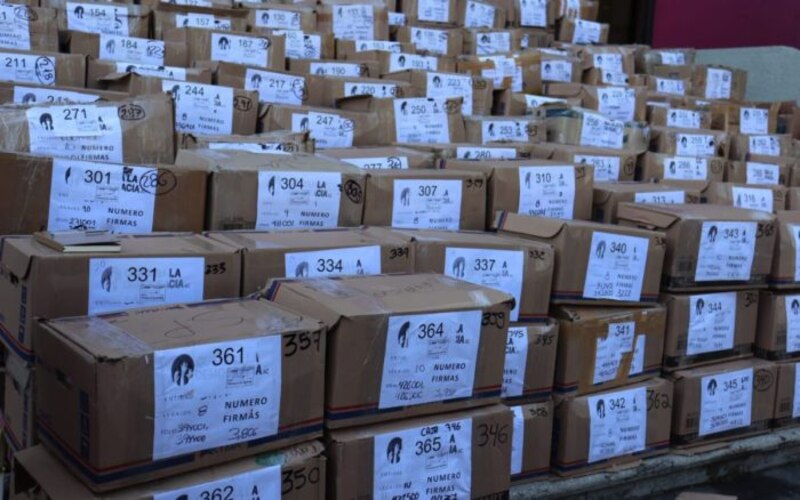 Cajas de cartón apiladas