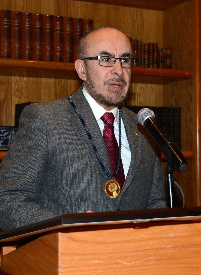 El presidente de la Real Academia Española, Darío Villanueva, durante una conferencia en la Universidad de Salamanca