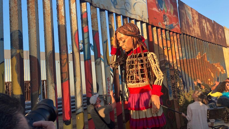 La niña gigante de la frontera